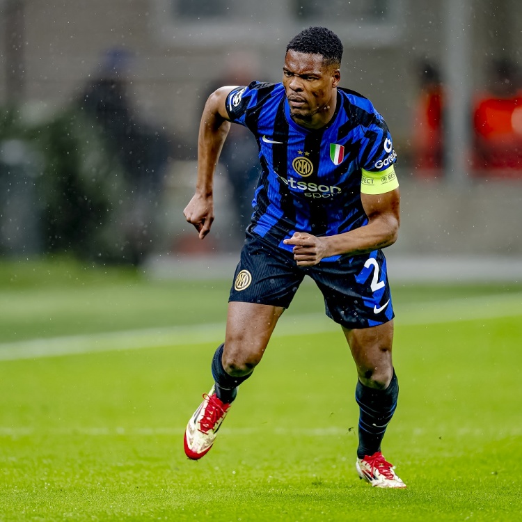 华体会app下载-米体:邓弗里斯康复进展顺利,复出时间预计从3月初提前到2月底