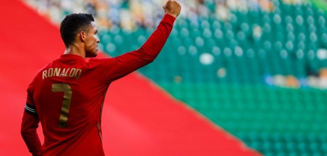 华体会官网-C罗定下“小”目标 2026年 41岁 打6届世界杯再退役